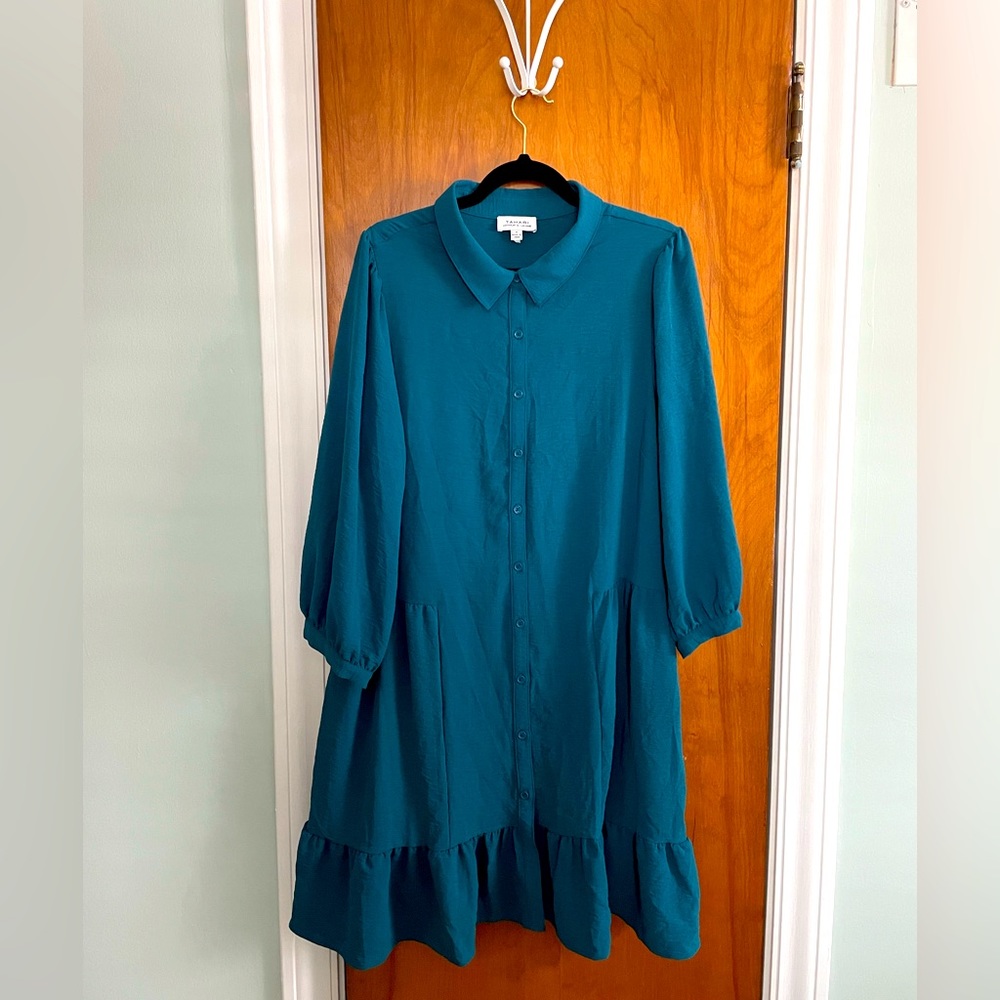 Tahari real swing dress with collar, buttons in XL Size 16